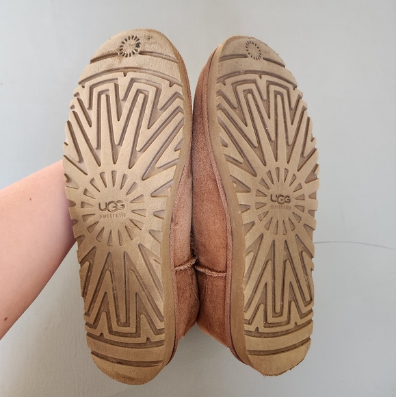 UGG Women's Classic Short Boots + Care Kit size 9 - Picture 5 of 9